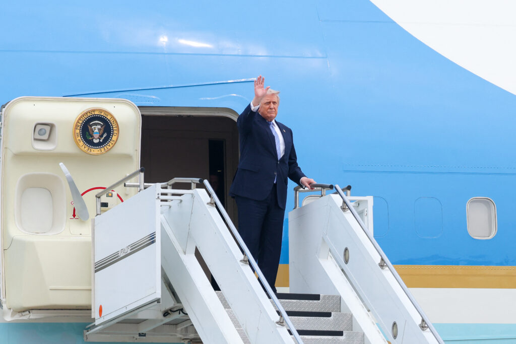 Trump, acuzat ca a tranzactionat actiuni la companii cu care administratia sa avea contracte / Eric Trump respinge acuzatiile: Sunt o minciuna