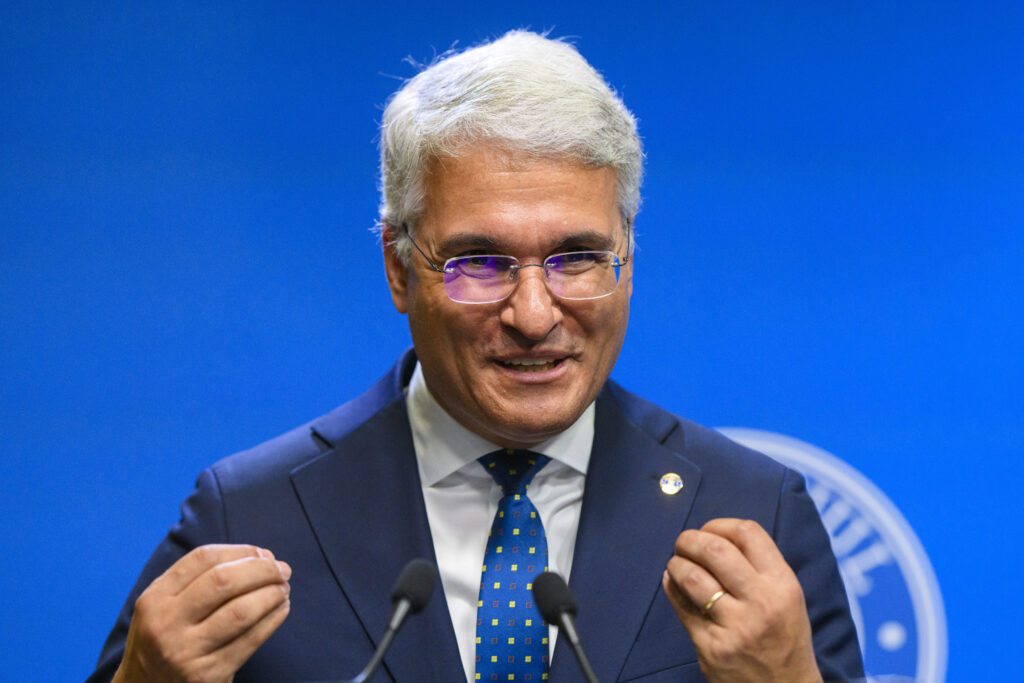 Pîslaru: Premierul nu l-a vorbit niciodata de rau pe presedinte, de fata cu mine