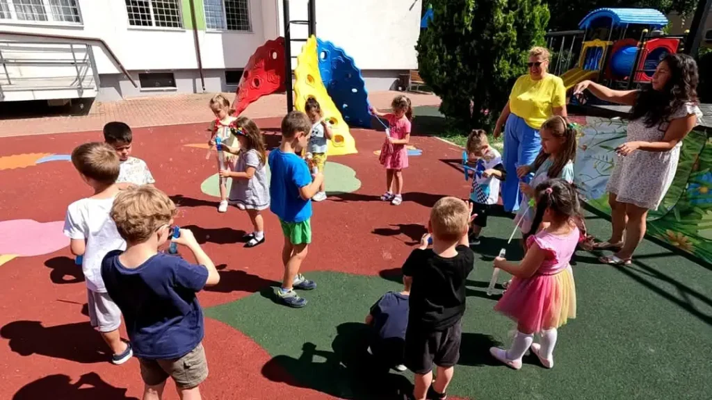3.500 de copii din Sectorul 6 vor putea fi înscrisi în programul Gradinita de Vara. Numarul locurilor, în crestere fata de anul trecut