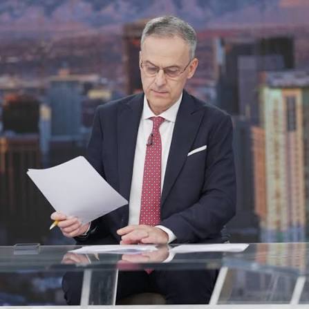 Răzvan Dumitrescu se desparte de Antena 3 CNN după 15 ani. Jurnalistul și-a anunțat demisia în direct