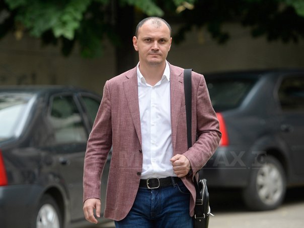 Sebastian Ghiță îl distruge pe premierul demis:”Bolojan este tot de la Securitate!!!” Atac și la propaganda progresistă:„Ori sunt nepricepuți, ori nu au noroc”