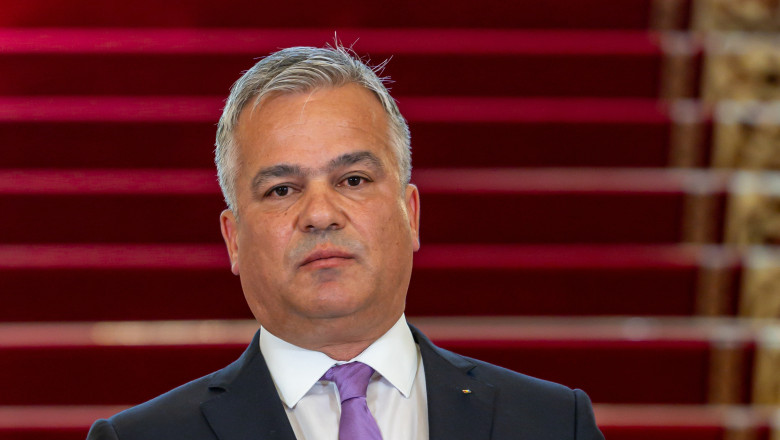Adrian Veștea se retrage: Nu candidează împotriva lui Bolojan la Congresul PNL. Tabăra anti-Bolojan contestă Congresul Extraordinar.