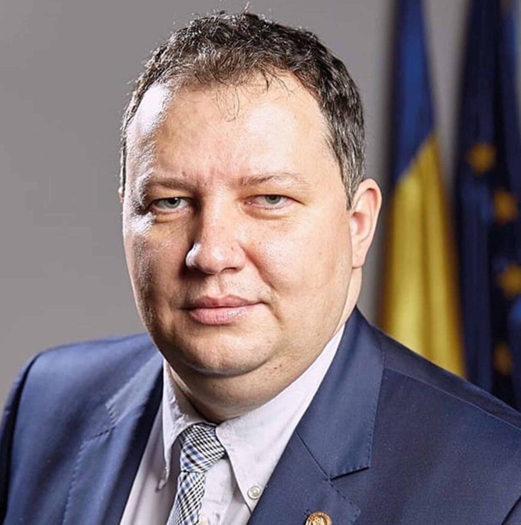 Acuzații grave de fraudare a votului la Consiliul Național al PNL. Toma Petcu: Aproape 250 de colegi din 800 nu au participat sau au votat împotriva lui Bolojan