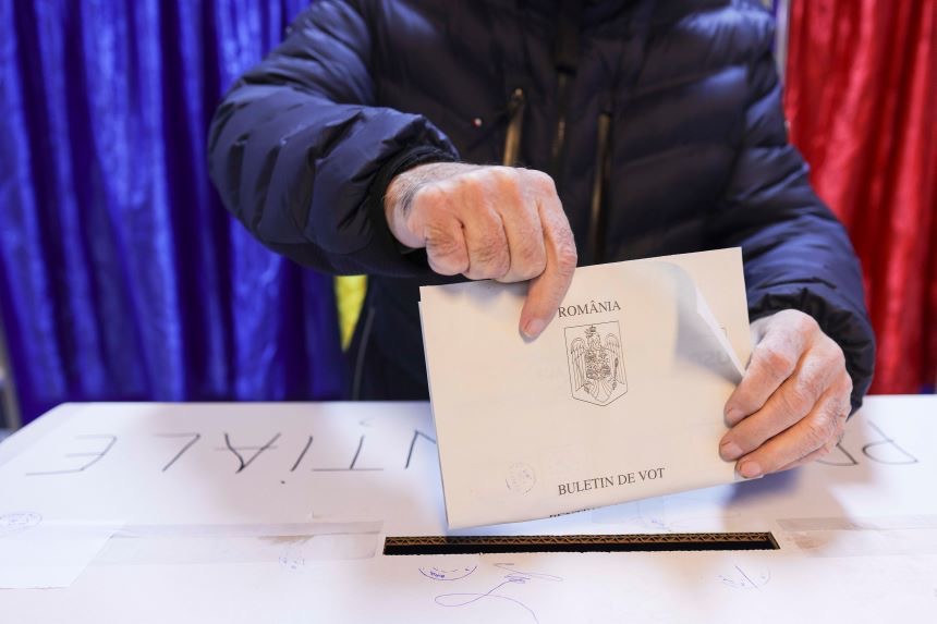 SONDAJ IRES: 66% dintre români spun că Ilie Bolojan nu ar mai trebui să fie premier. AUR conduce detașat în intenția de vot cu 40%